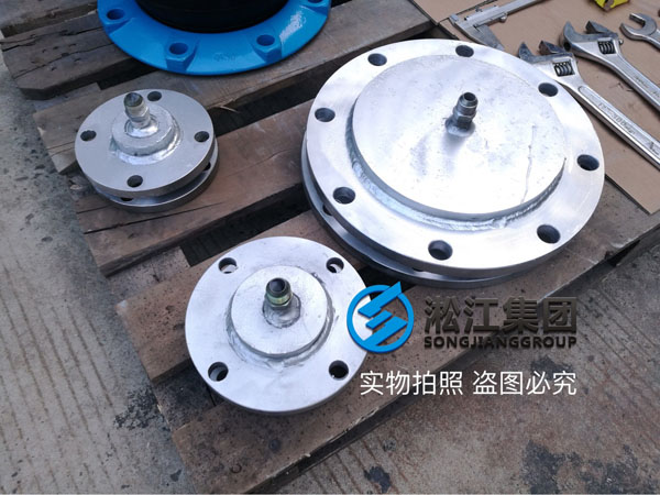 第一批新型橡胶软接头压力检测现场 第一批新型橡胶软接头压力检测现场
