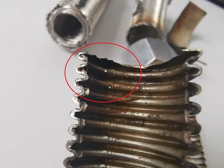 有关中央空调风机盘管金属软连接针孔腐蚀的分析报告 有关中央空调风机盘管金属软连接针孔腐蚀的分析报告